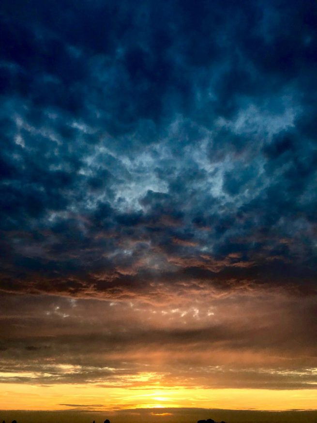 Sunrise - Occre faided paint