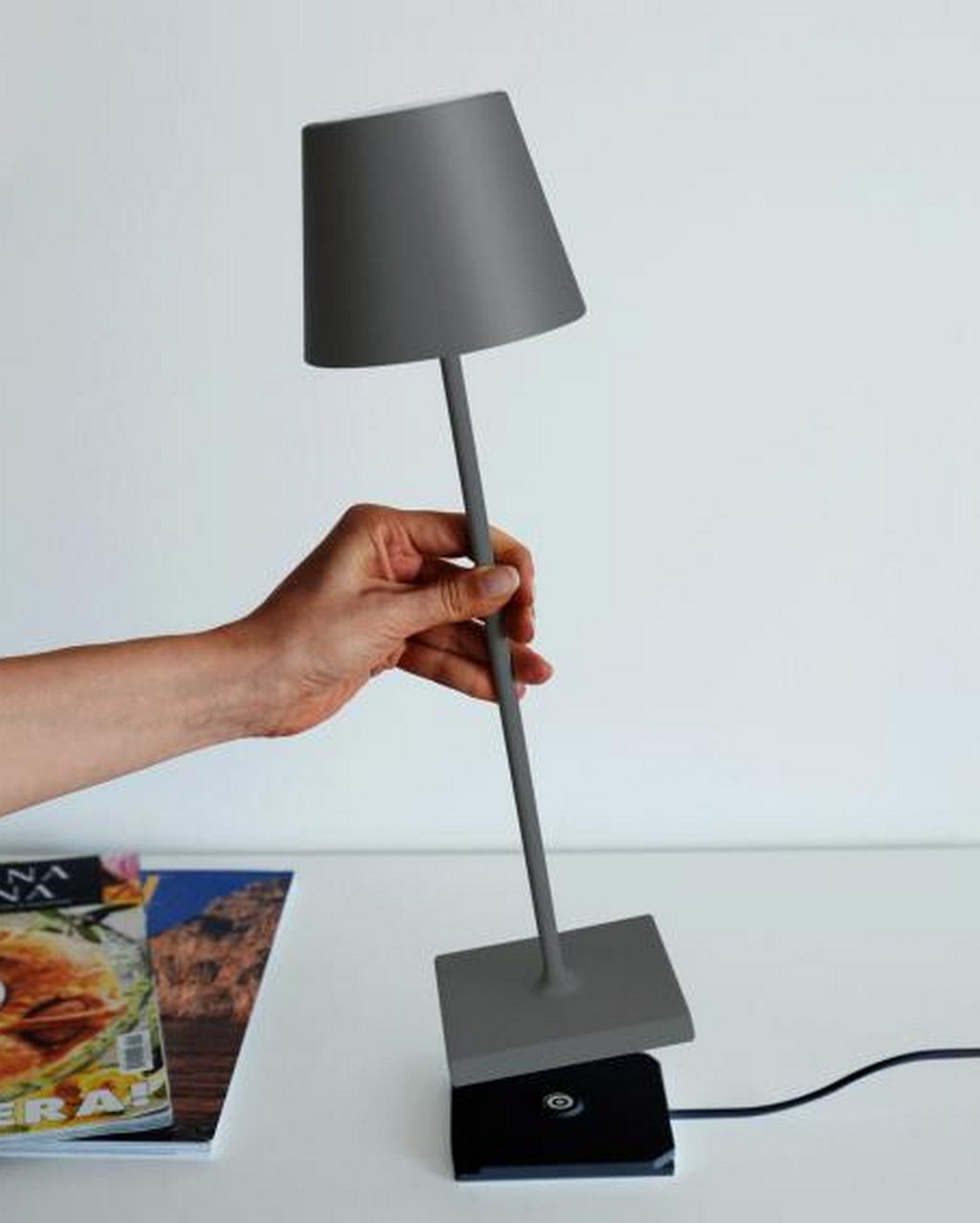 Poldina Pro oplaadbare tafellamp – Studio Marijke Schipper